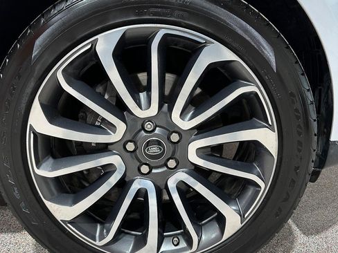 Used 2019 Land Rover Range Rover Long Wheelbase Supercharged image 19