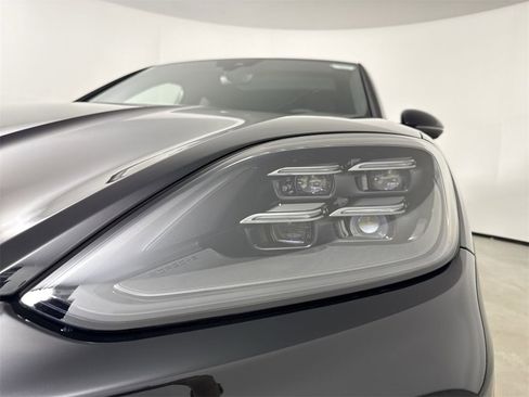 New 2026 Porsche Cayenne S image 11