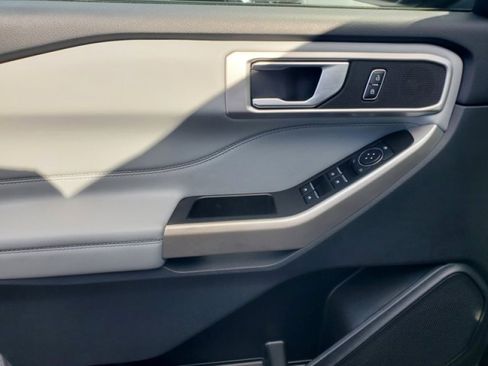 Used 2023 Ford Explorer XLT w/ Equipment Group 202A image 12