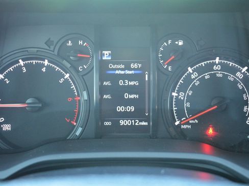 Used 2020 Toyota 4Runner SR5 Premium w/ Moonroof Package image 13