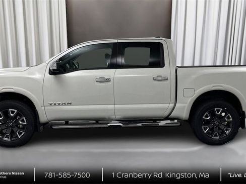 Used 2023 Nissan Titan Platinum Reserve w/ Moonroof Package image 8