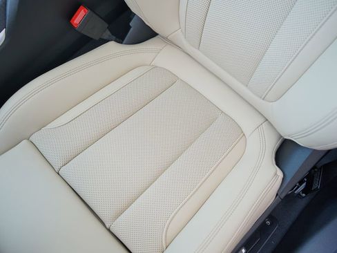 New 2026 BMW 330i Sedan w/ M Sport Package image 12