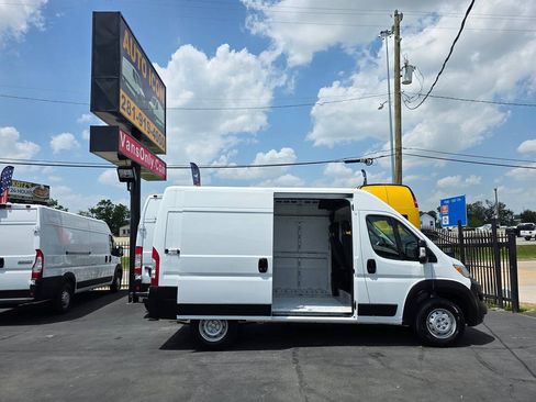 Used 2025 RAM ProMaster 2500 w/ Convenience Group FWD image 5