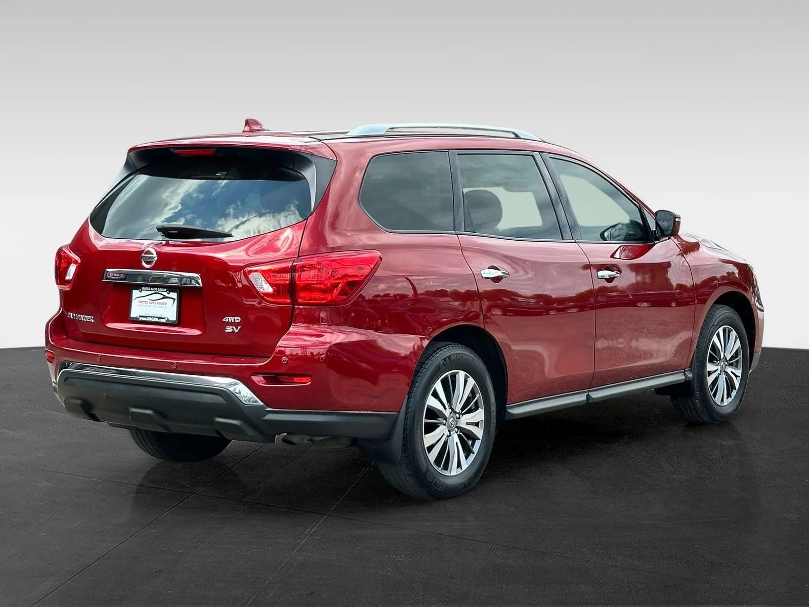 Used 2020 Nissan Pathfinder SV AWD/4WD image 7
