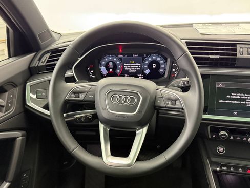New 2025 Audi Q3 2.0T Premium image 18