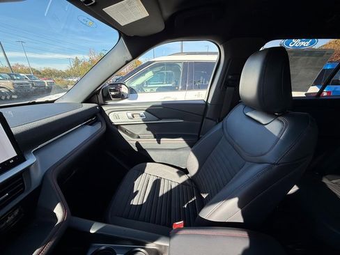 New 2026 Ford Explorer ST-Line w/ ST-Line Street Pack image 13