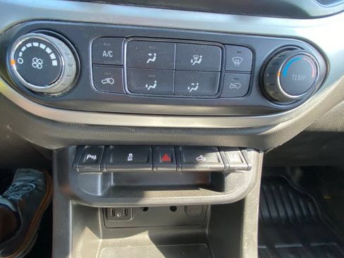 Used 2022 Chevrolet Colorado LT w/ Fleet Safety Package RWD image 22