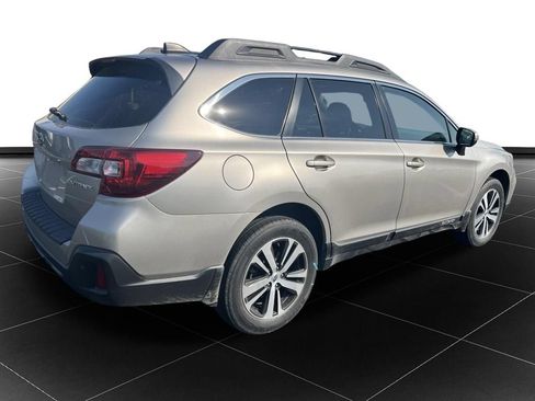 Used 2018 Subaru Outback 2.5i Limited AWD/4WD image 5