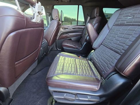 Used 2021 Cadillac Escalade Premium Luxury Platinum image 11