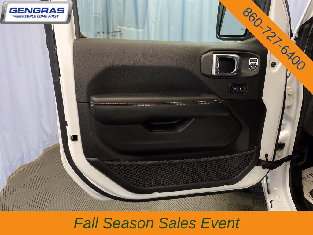 Used 2026 Jeep Wrangler Unlimited Sahara AWD/4WD image 12