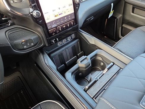 New 2026 RAM 2500 Limited AWD/4WD image 25