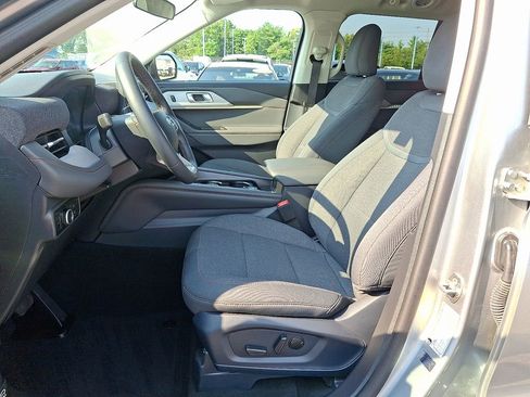 Used 2025 Ford Explorer Active image 13