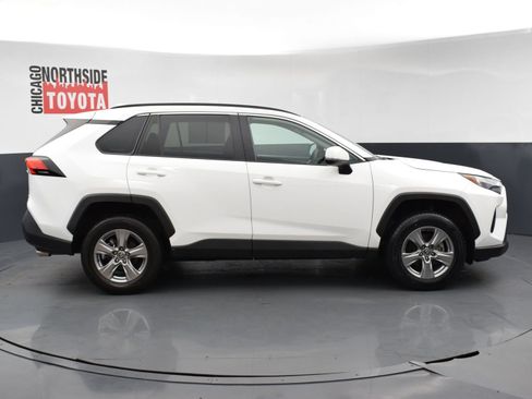 Used 2024 Toyota RAV4 XLE AWD/4WD image 5