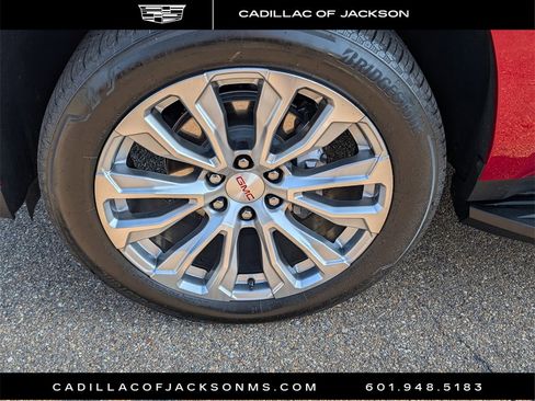 Used 2024 GMC Yukon Denali image 32