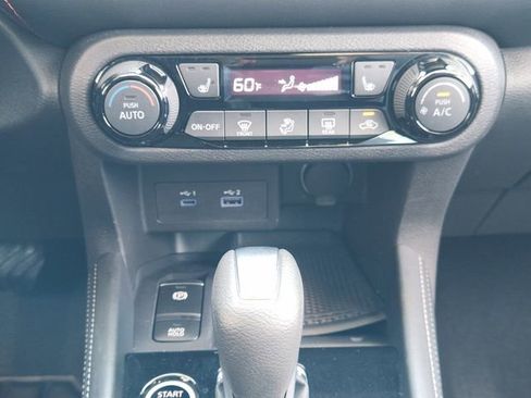 Used 2024 Nissan Kicks SR w/ SR Premium Package FWD image 15