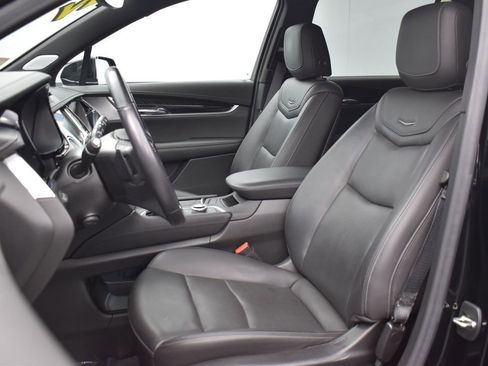 Used 2020 Cadillac XT6 Premium Luxury image 13