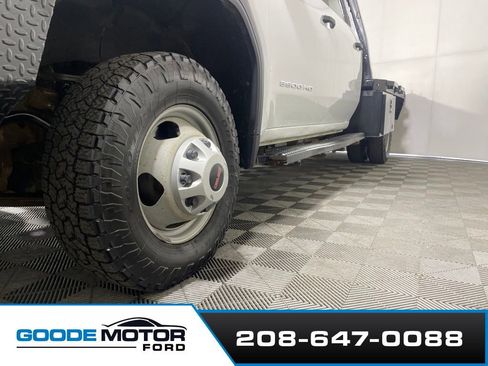 Used 2021 GMC Sierra 3500 4x4 Crew Cab w/ Fleet Convenience Package image 25