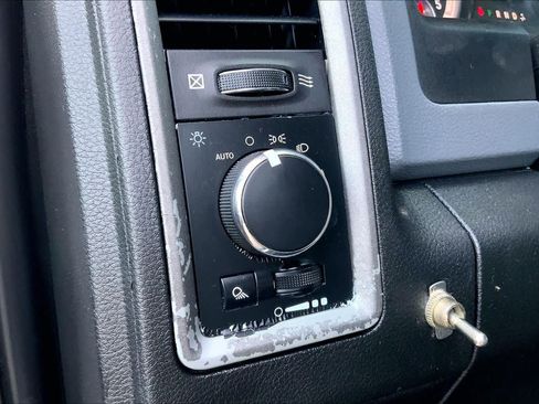 Used 2018 RAM 2500 Tradesman image 34