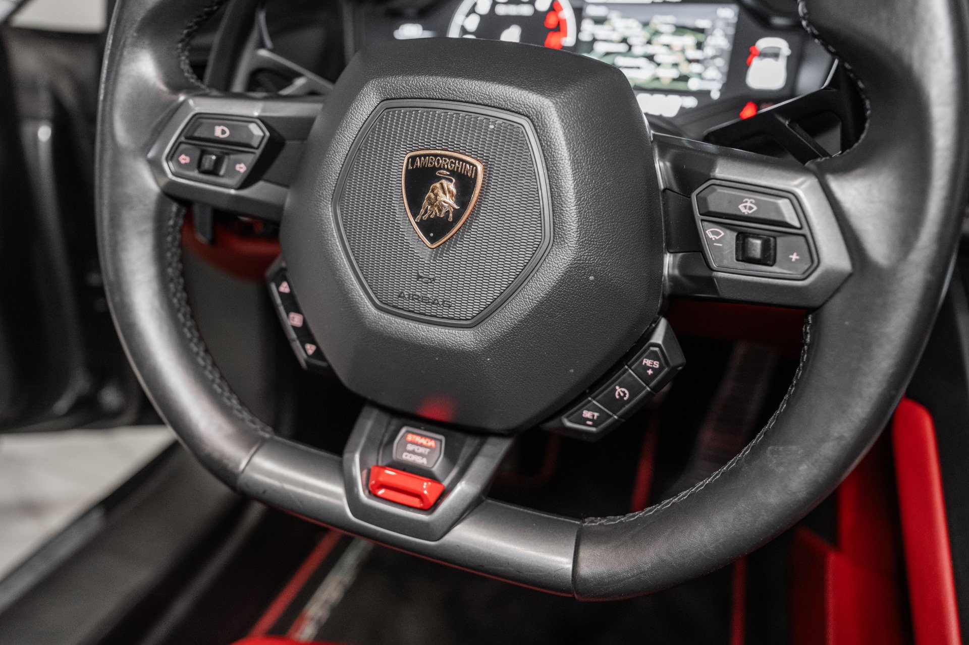 Used 2016 Lamborghini Huracan LP 610-4 AWD/4WD image 47