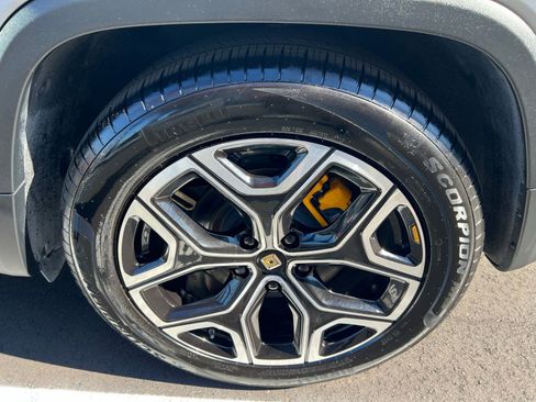 Used 2022 Rivian R1T Launch Edition image 13