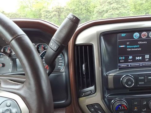 Used 2018 Chevrolet Silverado 1500 High Country AWD/4WD image 19