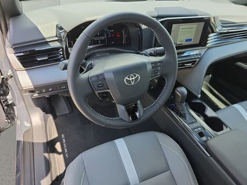 Used 2026 Toyota Camry SE w/ Convenience Package FWD image 16
