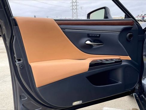 New 2025 Lexus ES 350 image 15