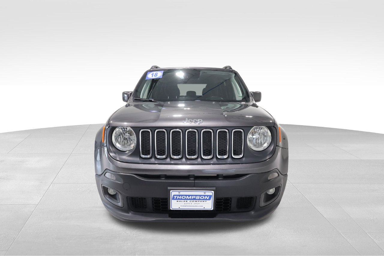 Used 2018 Jeep Renegade Latitude w/ Cold Weather Group AWD/4WD image 5