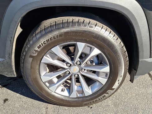 Certified 2025 Chevrolet Equinox LT w/ Convenience Package II image 9