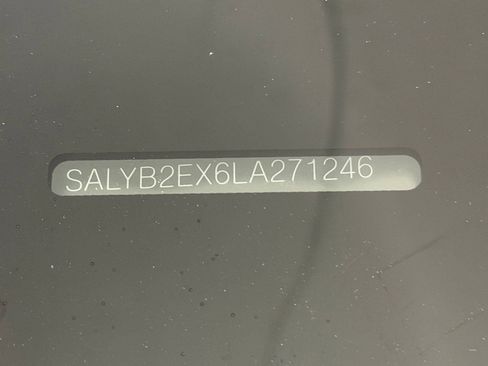 Used 2020 Land Rover Range Rover Velar S image 21