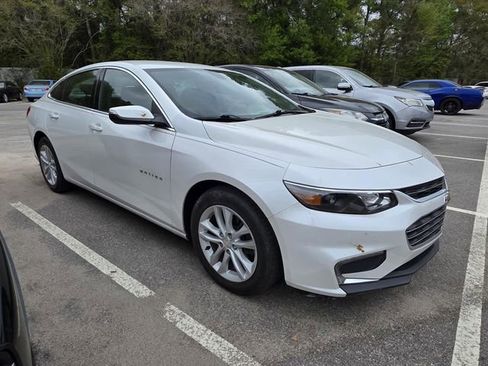 Used 2017 Chevrolet Malibu LT w/ Leather Package image 1