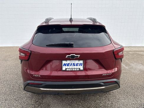 Used 2024 Chevrolet Trax ACTIV w/ Sunroof Package image 12