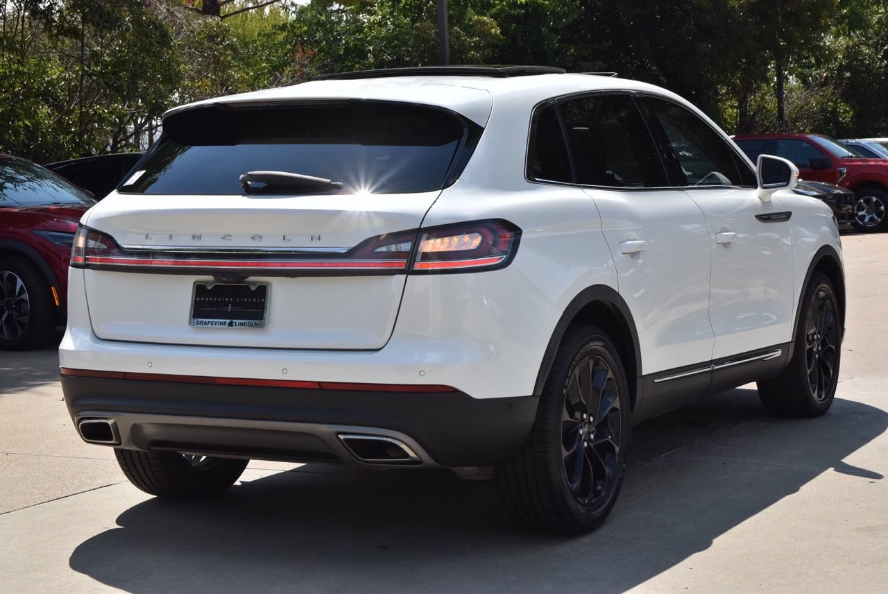 Used 2023 Lincoln Nautilus Reserve w/ Equipment Group 201A FWD image 8