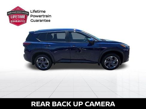 Certified 2025 Nissan Rogue SV w/ SV Premium Package FWD image 8