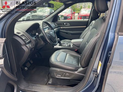 Used 2018 Ford Explorer XLT w/ Equipment Group 202A AWD/4WD image 25