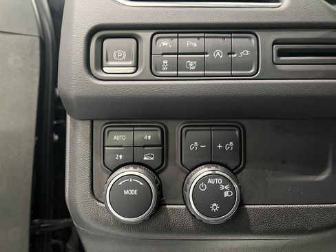 Used 2022 Chevrolet Tahoe LT w/ Luxury Package AWD/4WD image 15