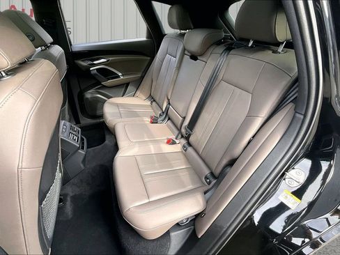 Used 2025 Audi Q5 Premium w/ Convenience Package AWD/4WD image 22