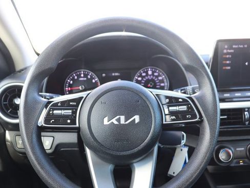 Used 2023 Kia Forte LXS image 17