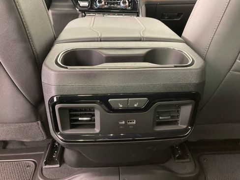 Used 2024 GMC Sierra 1500 AT4 w/ Technology Package AWD/4WD image 20