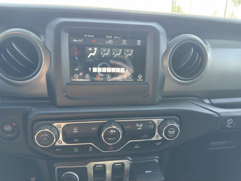 Used 2022 Jeep Wrangler Sport AWD/4WD image 12