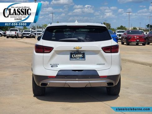 Used 2023 Chevrolet Blazer Premier w/ Enhanced Convenience Package FWD image 9
