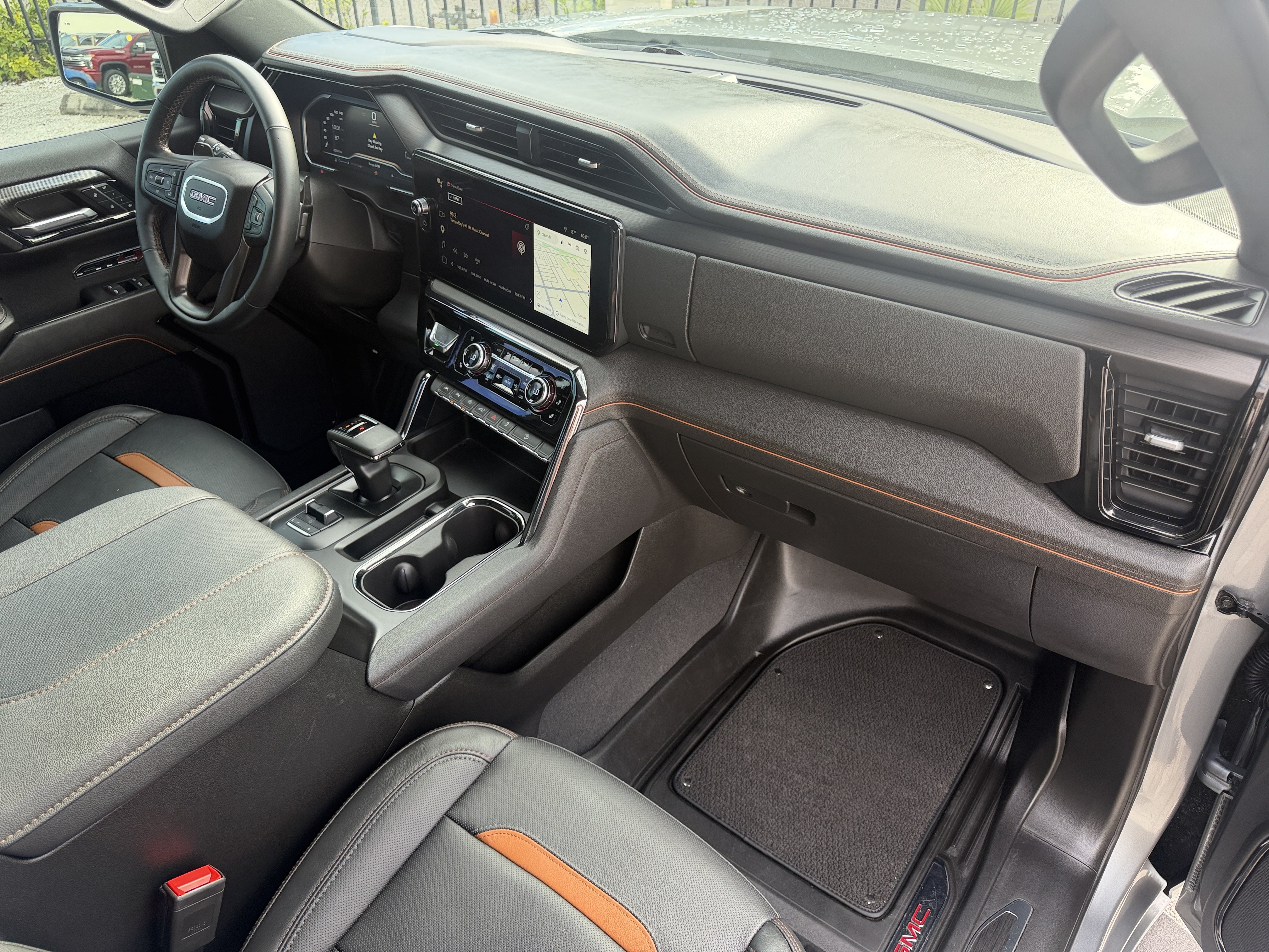 Certified 2023 GMC Sierra 1500 AT4 w/ AT4 Premium Package AWD/4WD image 11