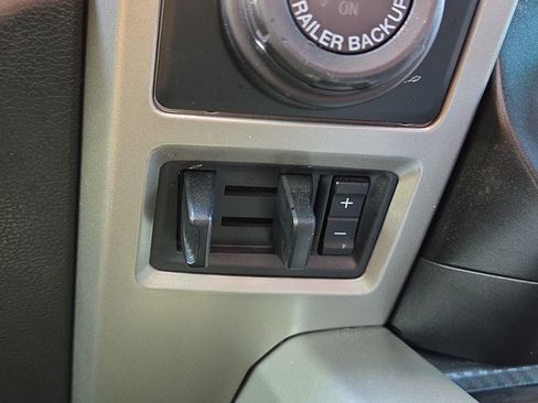 Used 2018 Ford F150 Lariat AWD/4WD image 27