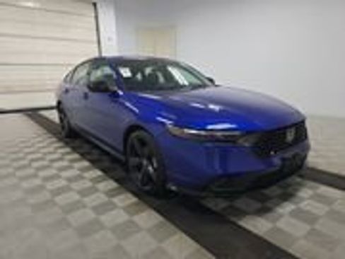 Used 2025 Honda Accord Sport image 2
