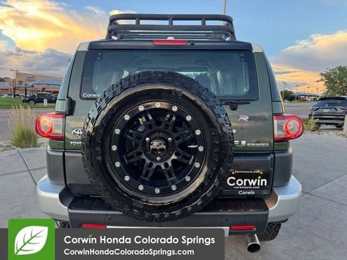 Used 2014 Toyota FJ Cruiser 4WD w/ Upgrade Package image 8