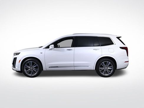 Used 2024 Cadillac XT6 Premium Luxury FWD image 2