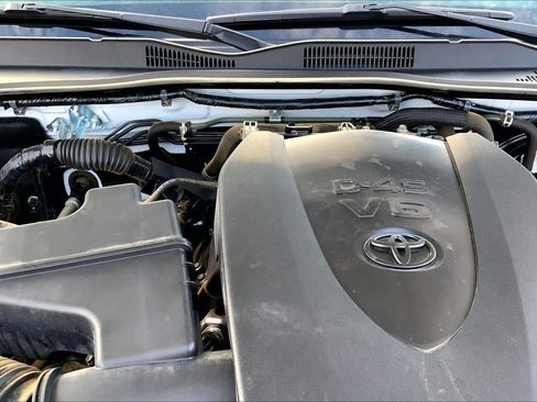 Used 2022 Toyota Tacoma SR5 RWD image 32