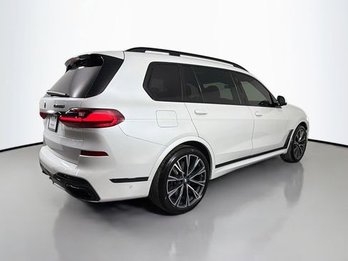Used 2021 BMW X7 M50i image 6