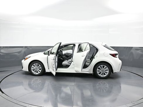 New 2025 Toyota Corolla SE image 42