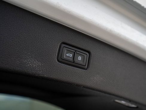 Used 2023 Audi Q7 2.0T Premium w/ Convenience Package image 46